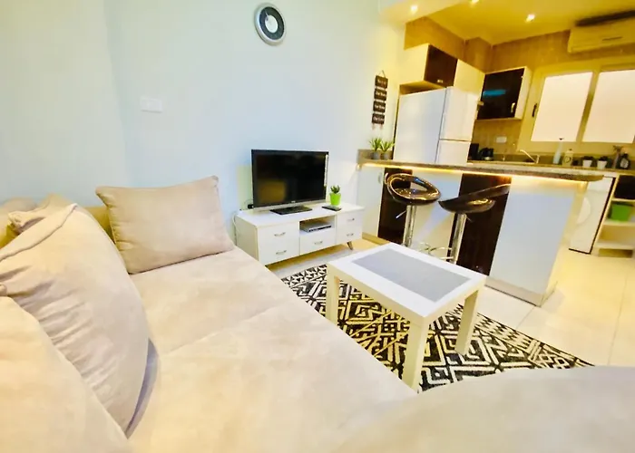 Panda Grey With Balcony Center Apartman *