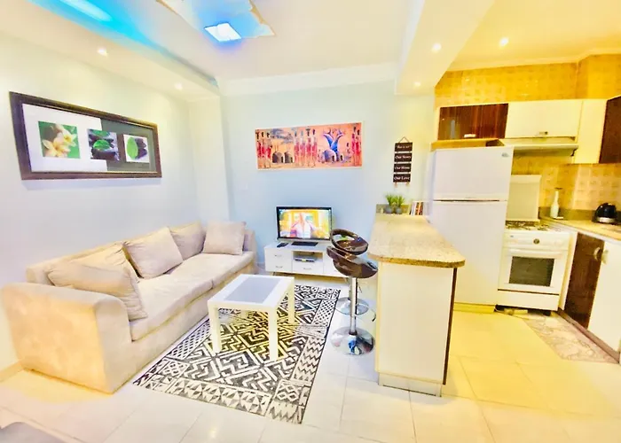 Apartman Panda Grey With Balcony Center Gurdaka
