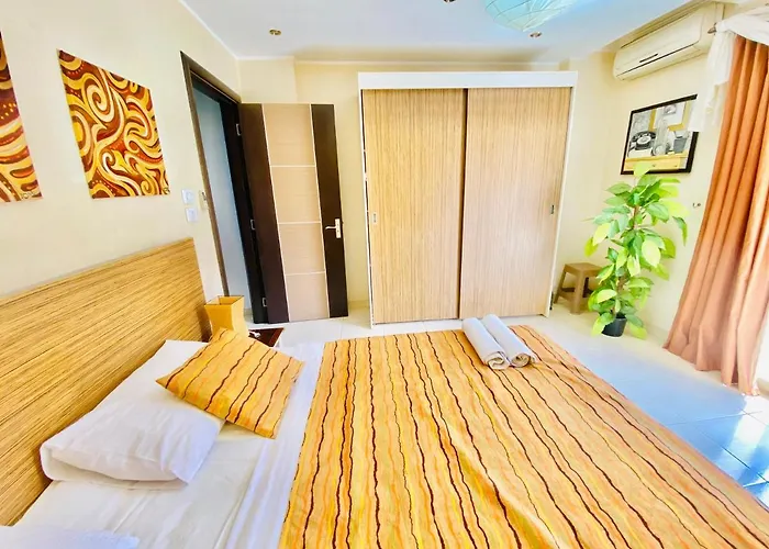 Panda Grey With Balcony Center Apartman Gurdaka