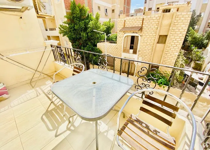 Apartman Panda Grey With Balcony Center Gurdaka